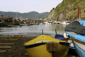 row boats in Vernazza